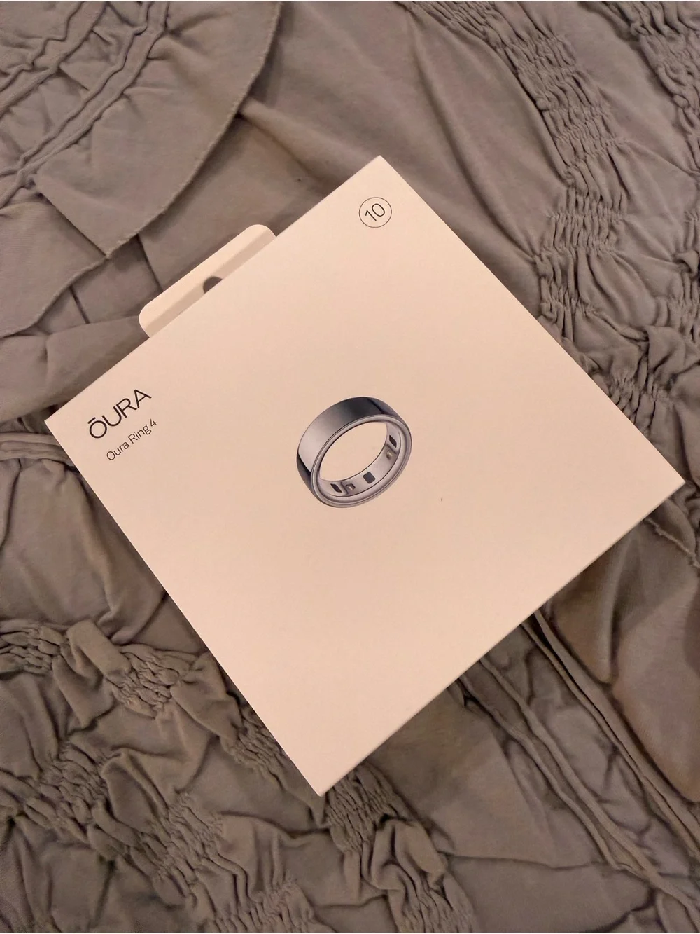 NEW IN BOX Oura Ring 4 Smart Ring — Silver